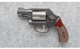 Smith & Wesson 360J Airweight .38 SPL+P Revolver - 2 of 3