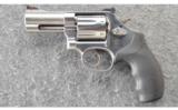 Smith & Wesson ~ 686-6 ~ .357 Mag./.38 Spl. - 2 of 3