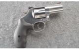 Smith & Wesson ~ 686-6 ~ .357 Mag./.38 Spl. - 1 of 3