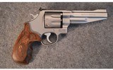 Smith & Wesson 627-5 Performance Center - .357MAG - 1 of 5