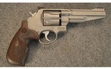 SMITH & WESSON ~ PERFORMANCE CENTER MODEL 627-5 ~ .357 MAGNUM - 1 of 4