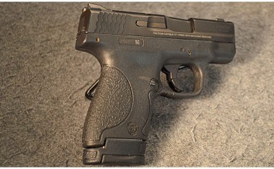SMITH & WESSON ~ M&P 9 SHIELD ~ 9MM LUGER