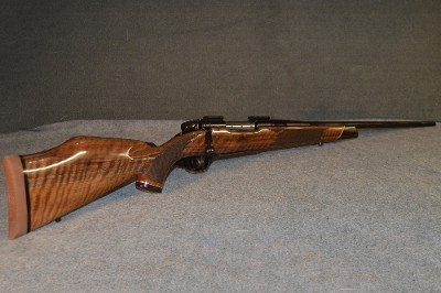 Weatherby~Mark V Deluxe~.300 Weatherby Magnum