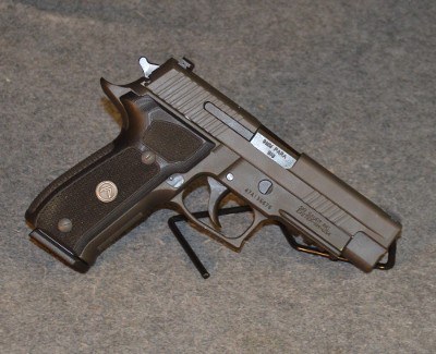 Sig Sauer ~ P226 ~ 9mm Luger - Image 1 of 4