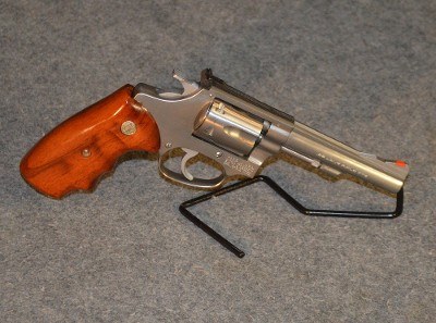 Smith & Wesson ~ 63 ~ .22 LR - Image 1 of 5