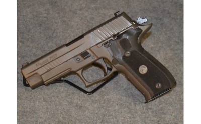 Sig Sauer ~ P226 ~ .40 S&W - Image 2 of 4
