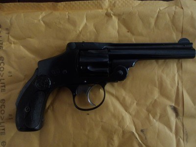 Smith & Wesson Safety Hammerless Third Model 38 cal. Lemon Squeezer (98%) - Image 1 of 14