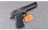 Magnum Research ~ Desert Eagle ~ .50 Action Express Eagle - 1 of 2