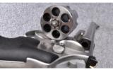 Smith & Wesson ~ Model 657-2 ~ .41 Magnum - 3 of 4