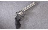 Smith & Wesson ~ Model 629 Classic ~ .44 Magnum - 1 of 2