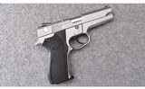 Smith & Wesson ~ Model 5946 ~ 9 MM Parabellum - 1 of 3