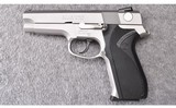 Smith & Wesson ~ Model 5946 ~ 9 MM Parabellum - 2 of 3