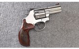 Smith & Wesson ~ Model 686-6 Deluxe ~ .357 Magnum - 1 of 4