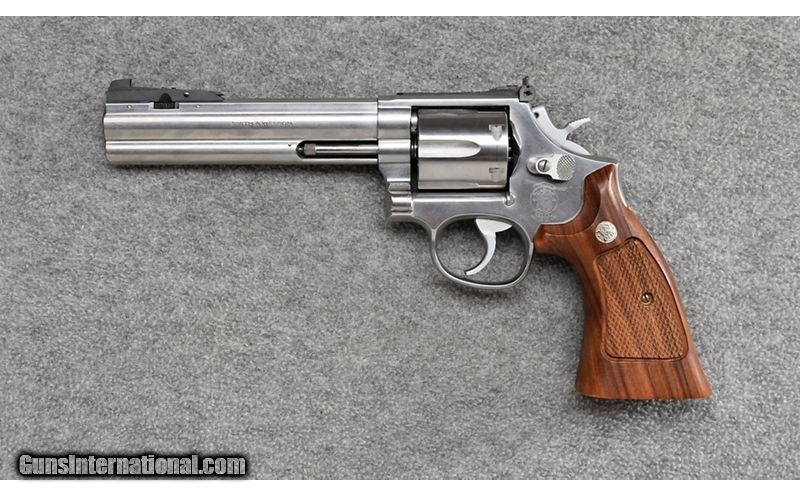 Smith & Wesson ~ Model 686-4 ~ .357 Magnum