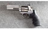 Smith and Wesson ~ Model 686-5 ~ .357 Magnum - 2 of 4