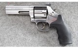 Smith & Wesson ~ Model 686-6 ~ .357 Magnum - 2 of 3