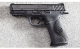 Smith & Wesson ~ Model M&P 40 ~ .40 S&W - 4 of 5