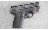 Smith & Wesson ~ M&P 9 Shield M 2.0 ~ 9 MM - 2 of 4