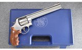 Smith & Wesson ~ Model 629-5 Classic DX ~ .44 Magnum - 1 of 6