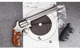 Smith & Wesson ~ Model 629-5 Classic DX ~ .44 Magnum - 2 of 6
