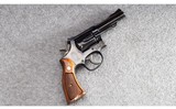 Smith & Wesson ~ 48-3 ~ .22 WMR