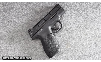 Smith & Wesson ~ M&P9 Shield M2.0 ~ 9mm Luger