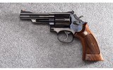 Smith & Wesson ~ 19-7 ~ .357 Magnum - 2 of 5
