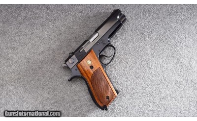 Smith & Wesson ~ 39-2 ~ 9mm Luger
