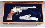 Smith & Wesson ~ 29-10 ~ .44 Magnum - 5 of 6