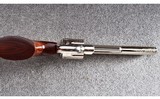 Smith & Wesson ~ 29-10 ~ .44 Magnum - 4 of 6