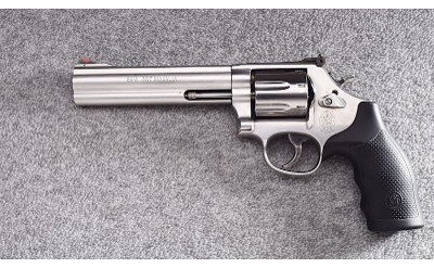 Smith & Wesson ~ 686-6 ~ .357 Magnum