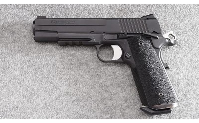 Sig Sauer ~ 1911 ~ .45 Auto