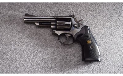 Smith & Wesson ~ Model 19-4 ~ .357 Magnum
