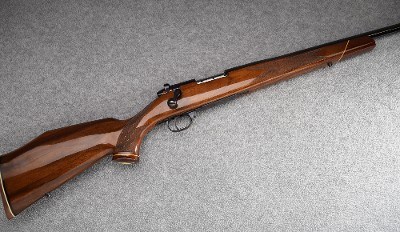 Weatherby (Japan) ~ Mark V Varmintmaster ~ .22-250 Remington