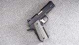 Dan Wesson ~ Valor ~ .45 ACP