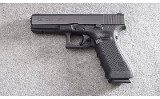 Glock ~ 22 Gen 4 ~ .40 S&W - 2 of 4 Glock ~ 22 Gen 4 ~ .40 S&W - 2 of 4