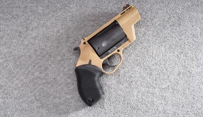 Taurus ~ Judge Public Defender Poly ~ .45 Long Colt / .410 Bore