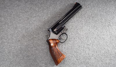 Smith & Wesson ~ 586-3 ~ .357 Magnum