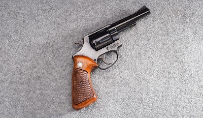 Smith & Wesson
33 1
.38 S&W CTG