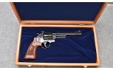 Smith and Wesson ~ 29-10 ~ .44 Magnum - 3 of 4