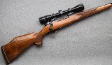 Weatherby ~ Mark V ~ .300 Magnum - 1 of 11