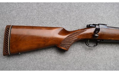 Ruger ~ M77 ~ 7mm Remington Magnum - Image 2 of 10