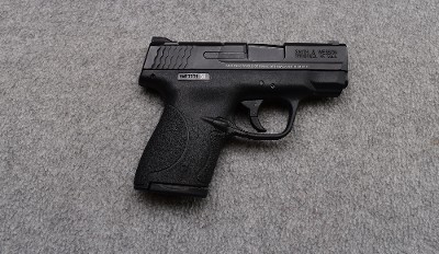 Smith & Wesson ~ M&P 9 Shield ~ 9mm Luger - Image 1 of 2