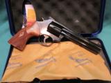 Smith & Wesson model 586-8 classic 6