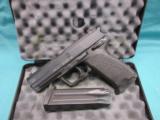 Heckler & KochUSP45V1 -DA-SA Like new in box - 1 of 6
