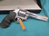 Smith & Wesson Model 657-2 Classic Hunter.41 Mag. NON FLUTED 6" NIB - 2 of 5