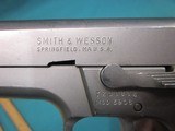 Smith & Wesson model 5906 15rd. mag. - 6 of 9