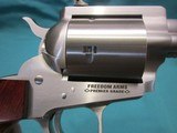 Freedom Arms Model 83 Premier Triple cylinder .454Casull/.45LC/.45acp
6"
new in box - 3 of 5