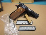 Smith & Wesson Model 39-2 9mm with box 2 mags - 2 of 9