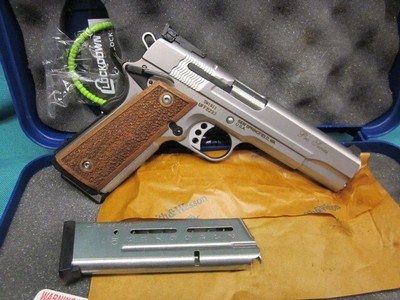 Smith & Wesson 1911 Pro Series 9mm new in box - Image 2 of 5